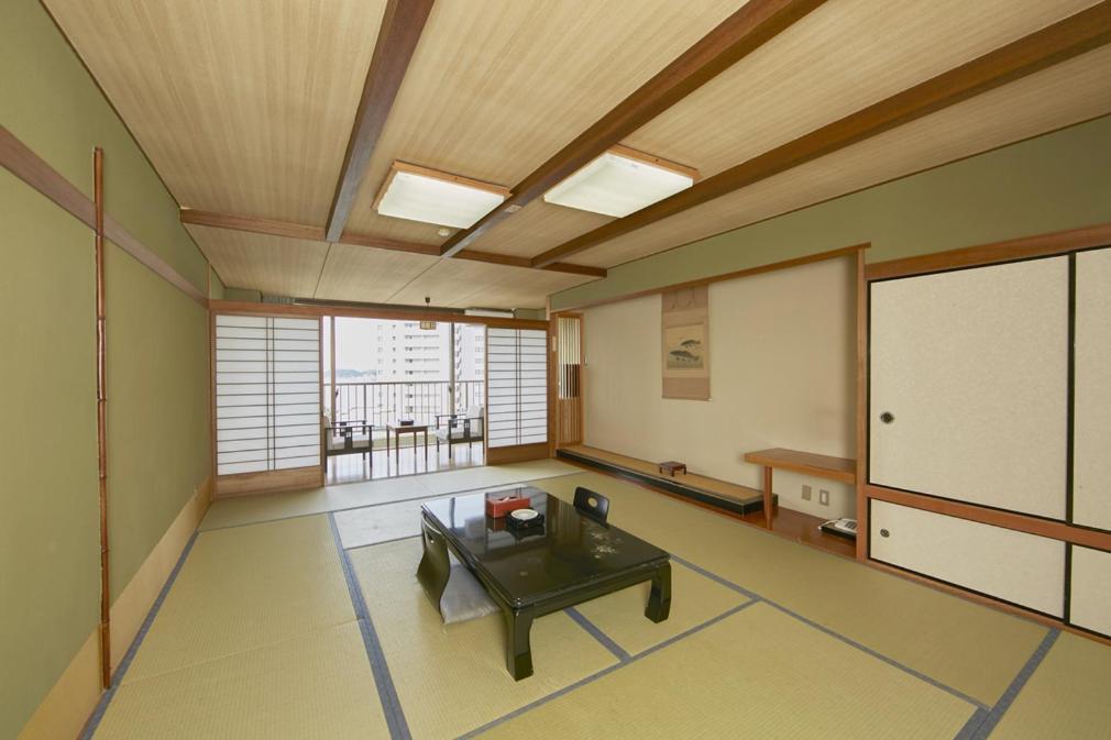 Shirahama Onsen Kisyu Hanto Екстер'єр фото